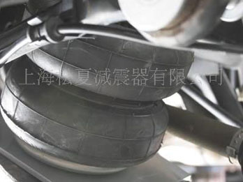 草莓视频网址入口草莓视频APP黄下载应用在客车上
